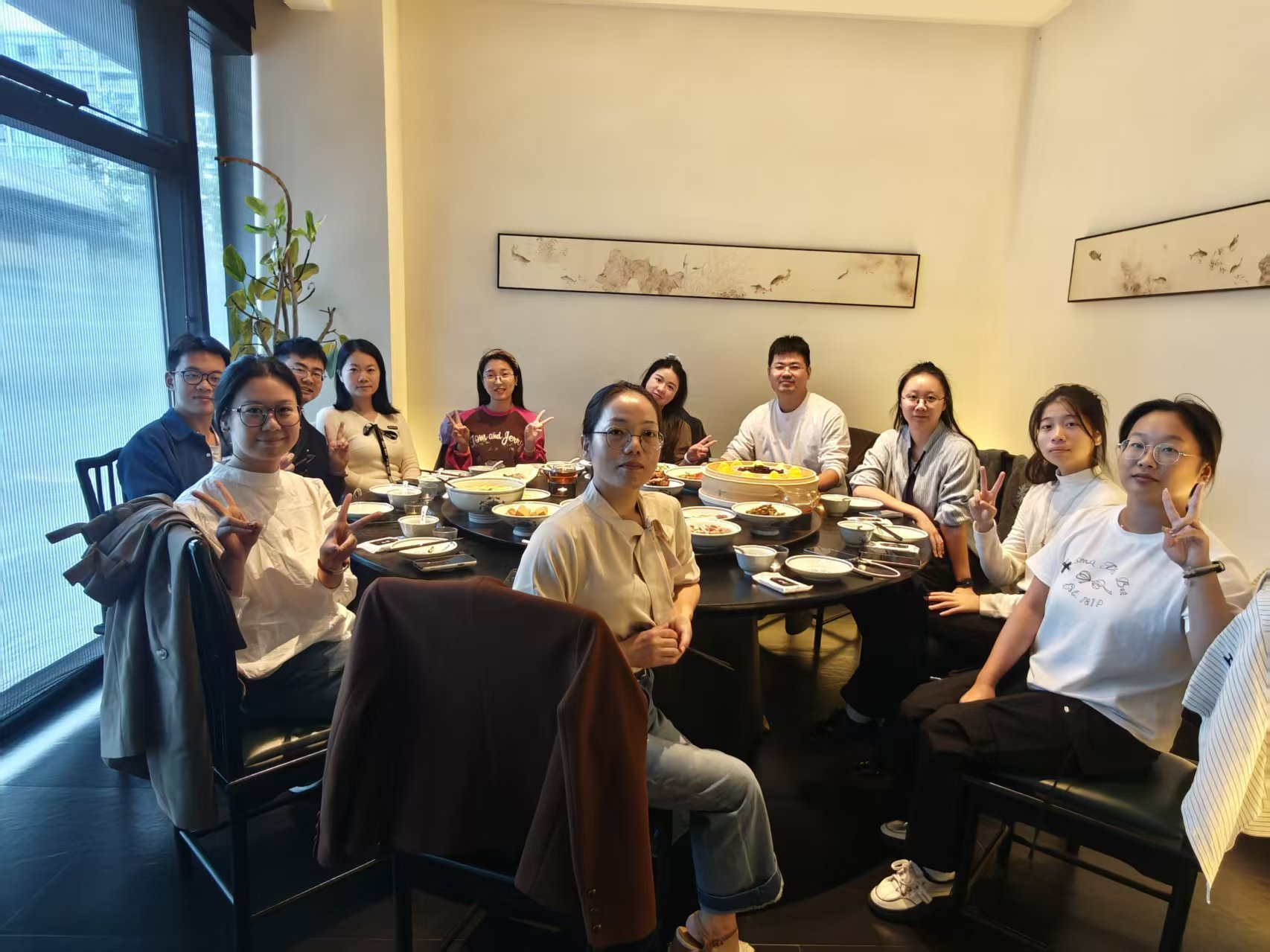 Concentrate and climb the peak, laugh and talk about friendship - the company's North Peak team building activity has come to a successful conclusion